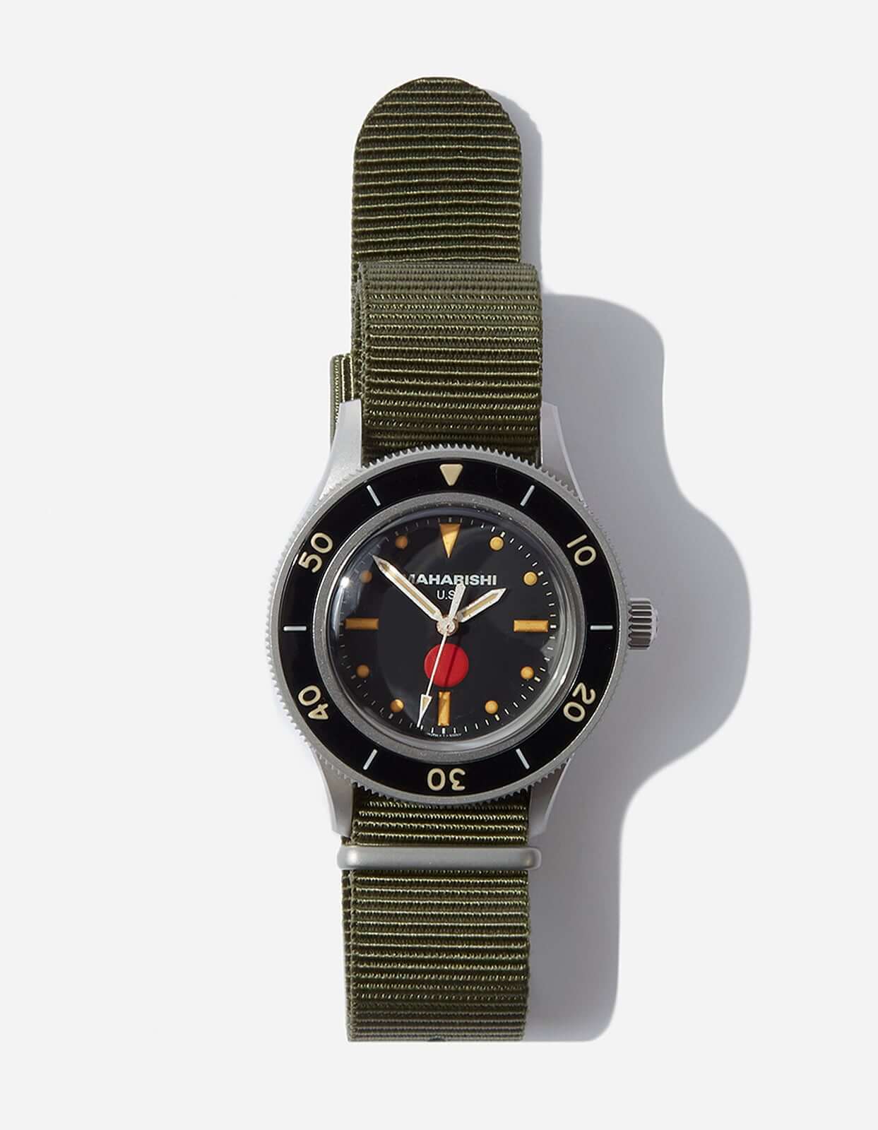 ss22_9501-riverine-diver-2.0-watch_steel-silver_10_1440x