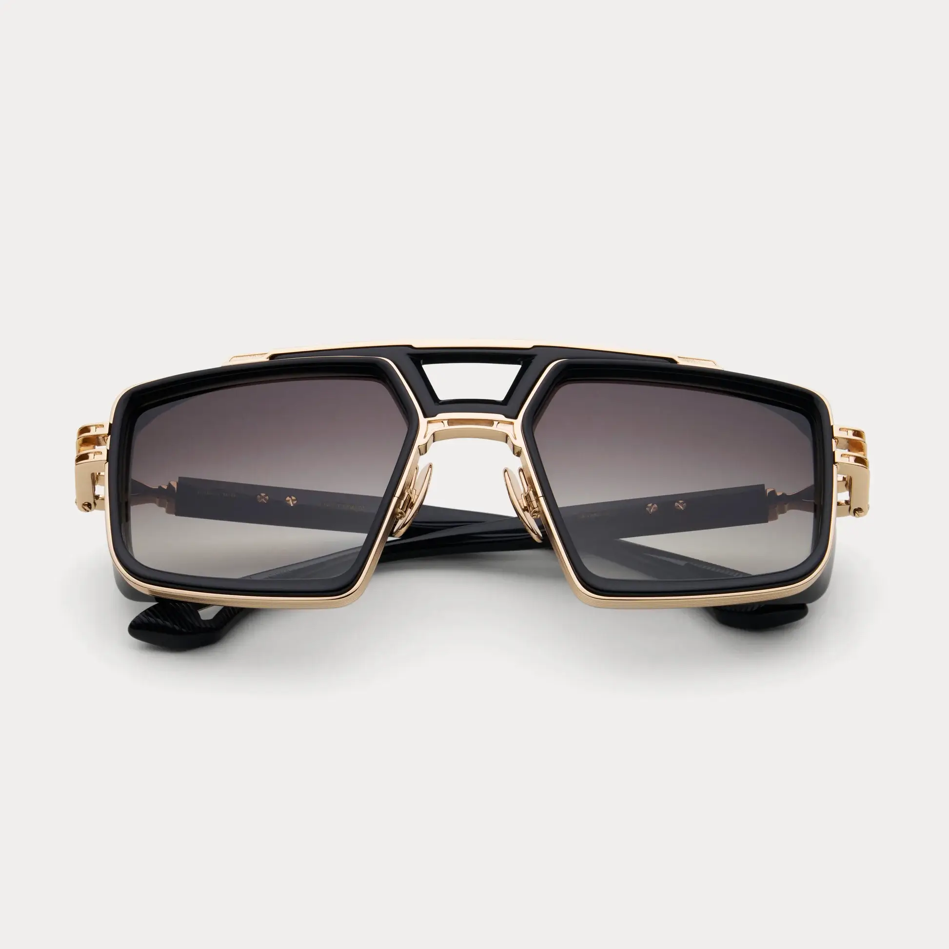 SKYMASTER_FRONT VIEW_BLK:GLD